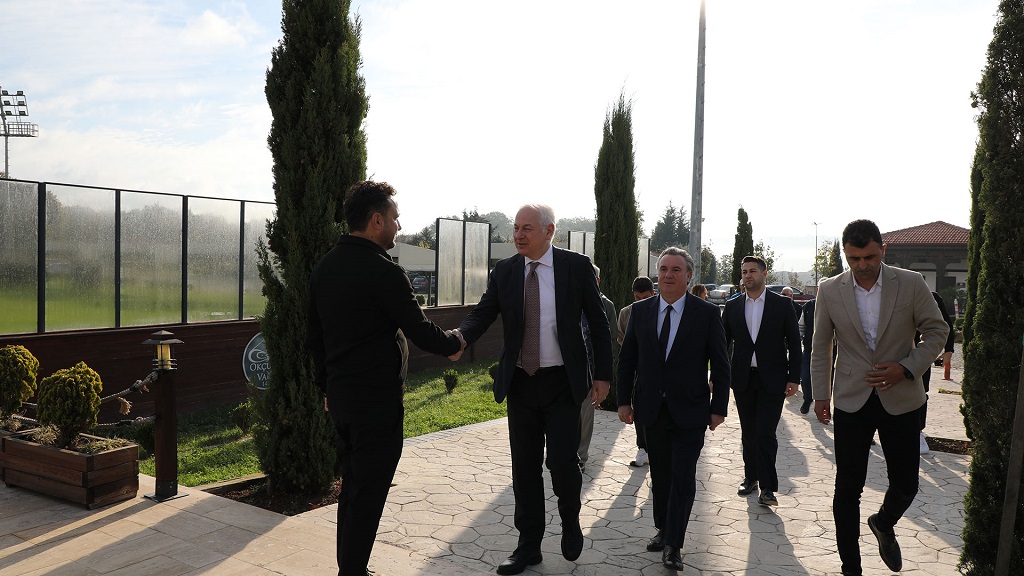 Beykoz Belediye Başkanı Alaattin Köseler, Amatör Spor Haftası kapsamında spor kulübü temsilcileriyle bir araya geldi. 