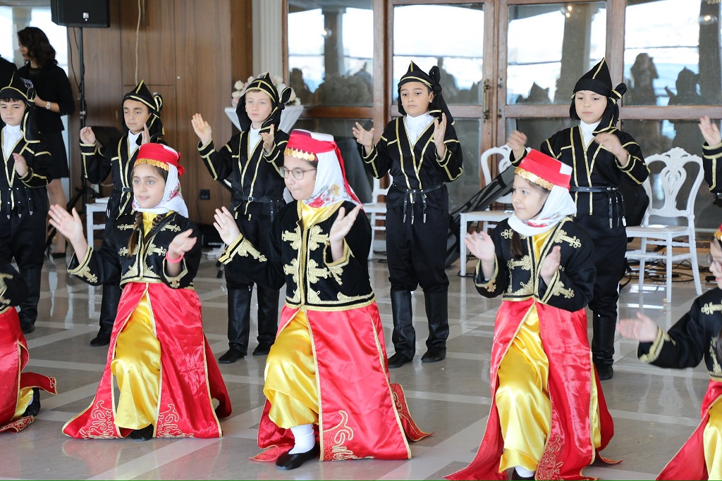 Beykoz’da çiçeği burnunda öğretmenler yemin etti