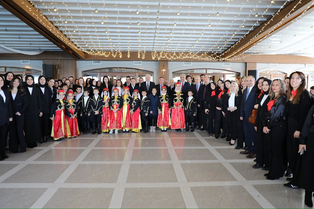 Beykoz’da çiçeği burnunda öğretmenler yemin etti