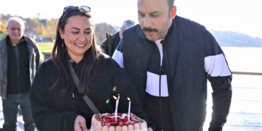 Ünlü oyuncuya Beykoz setinde doğum günü sürprizi!