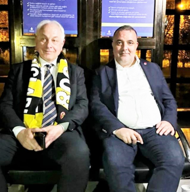 mahir-tastan-koselerin-arkasindayim