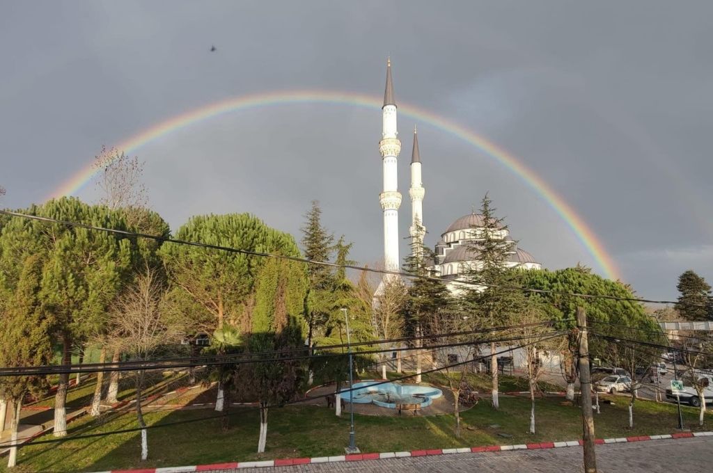 Beykoz’da gökkuşağı manzarası mest etti