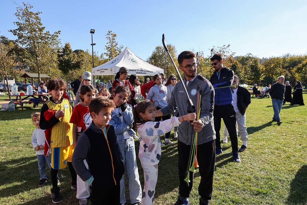 Beykoz’da spor ve eğlence çocukların ayağına götürüldü