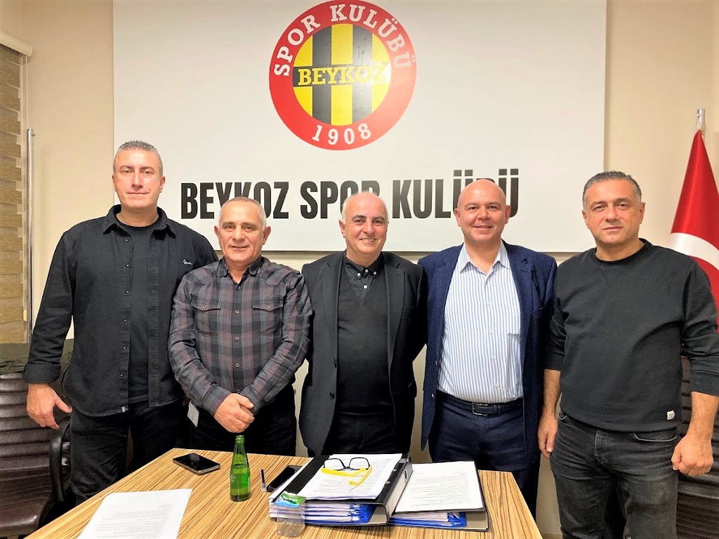 Beykoz Anadolu Spor Kulübü Başkanı Zeki Aksu, 27 Aralık itibarıyla 12 futbolcunun boşa çıkması nedeniyle kulübü devretmek ya da destek bulmak zorunda olduklarını açıkladı. 