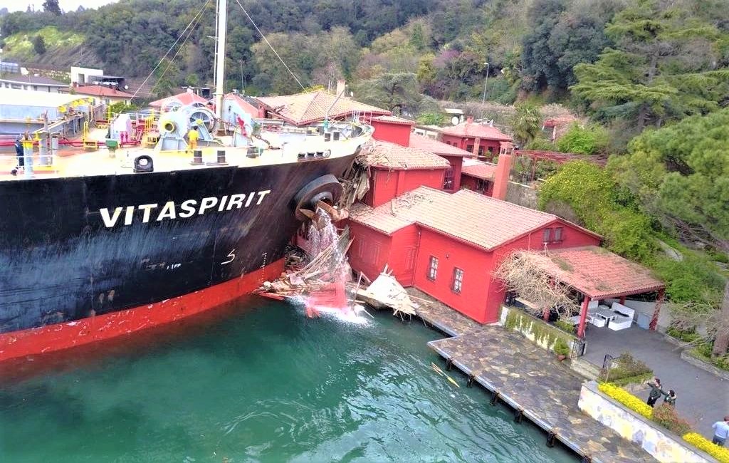 Beykoz’da gemi çarpan yalı Boğaz’a merhaba diyecek!