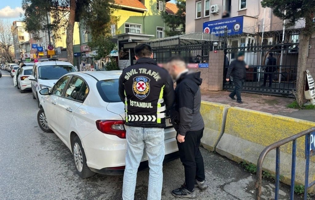 Beykoz’da trafiği tehlikeye atanlar polisten kaçamadı