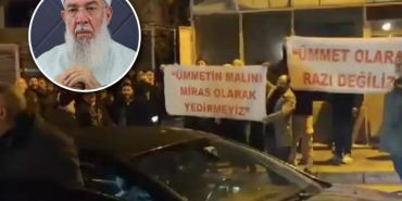 Menzil cemaatinin vefat eden lideri Muhammed Saki Elhüseyni taraftartarları, Kavacık’ta bir araya gelerek cemaatin diğer kanadını protesto etti.