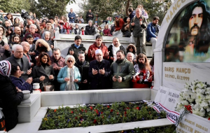 Barış Manço Kanlıca’daki kabri başında anıldı