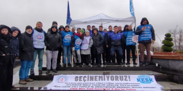 Beykoz Belediyesi’nde memurları kapsayan toplu iş sözleşmesinin 9 aydır imzalanmaması nedeniyle sendika üyeleri kar, karşı, yağmur demeden eylemine devam ediyor.