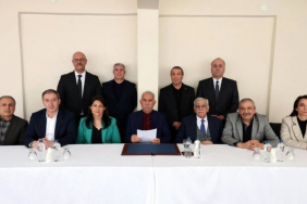 DEM heyeti Öcalan'ın çağrısını okudu!