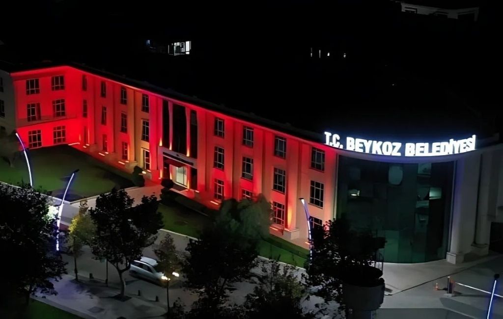 Beykoz Belediyesi’nde Özlem Vural Gürzel’in başkanvekili seçilmesinin ardından, Kültür İşleri Müdürlüğü, Beylikdüzü Belediyesi’nde Kültür Müdürü iken ihaleye fesat suçundan yargılaması devam eden Başkan Yardımcısı Fidan Gül’e bağlandı.