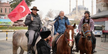 İspanya'dan atlarıyla Mekke'ye gidenler Beykoz’da misafir oldu