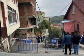 Beykoz’da deprem sonrası korku! Bina çökebilir (1)