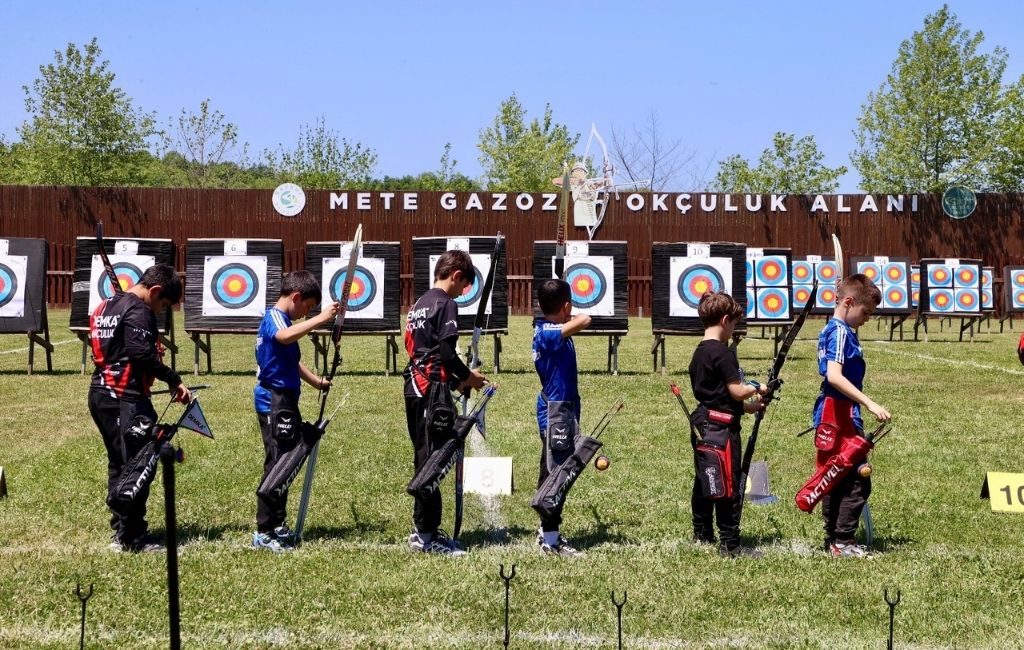Beykoz'da okçuluk turnuvasında dereceye girenler (9)