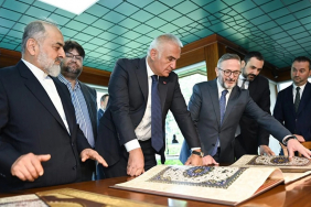 bakan-ersoy-beykozda-66-sanatkarin-kutsal-eserini-inceledi.