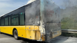 beykozda-seyir-halindeki-iett-otobusunde-yangin-panigi (2)