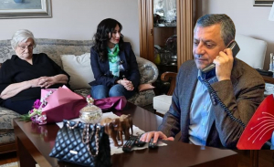 ozgur-ozel-ve-ozlem-gurzel-koseler-ailesini-unutmadi (2)