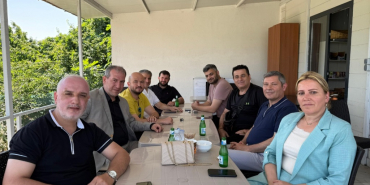 AK Parti’den Yenimahalle Spor Kulübü’ne tebrik ziyareti