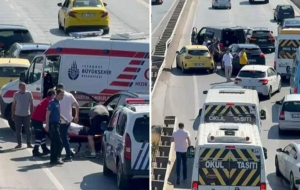 Beykoz Kavacık’ta seyir halindeyken fenalaşan sürücü, otomobilinin içinde kilitli kaldı. Durumu fark eden diğer sürücüler, fenalaşan kişiye yardım etmeye çalıştı.