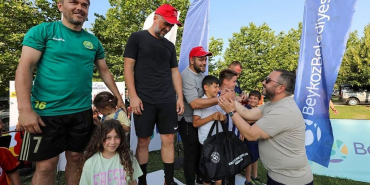 Beykoz'da babalar sahada ter döktü