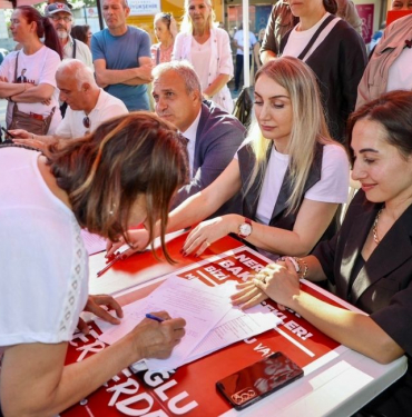 Dilek İmamoğlu Beykoz’da imza topladı