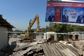 İBB Beykoz’da 25 yıllık dükkânları yıktı! CHP bürosu kaldı