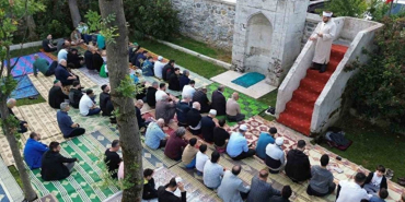 Tarihi namazgahta bayram namazı için saf tutuldu