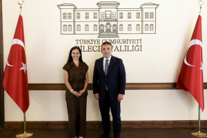 baskan-vekili-gurzelden-vali-sozere-hayirli-olsun-ziyareti