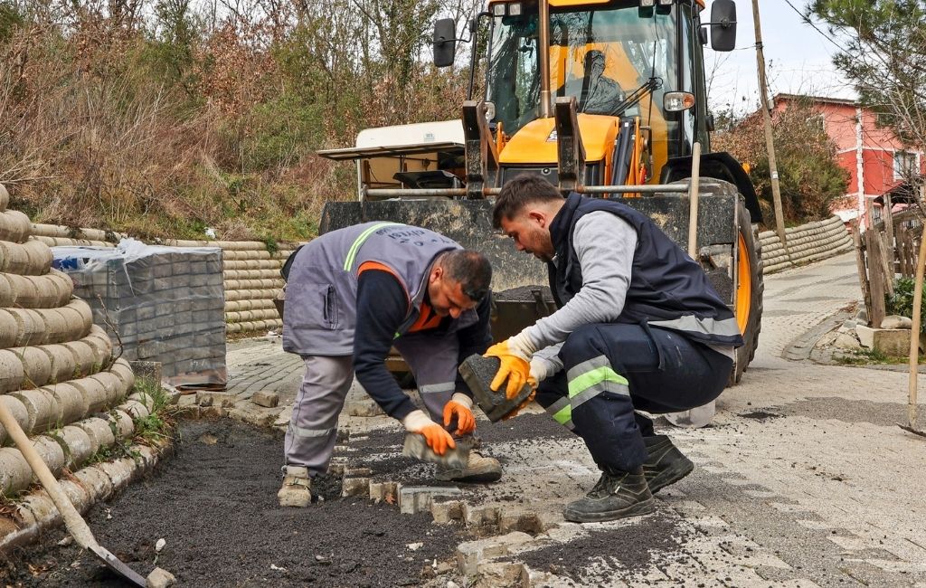 Beykoz Belediyesi 1 ayda 4,5 ton asfalt döktü