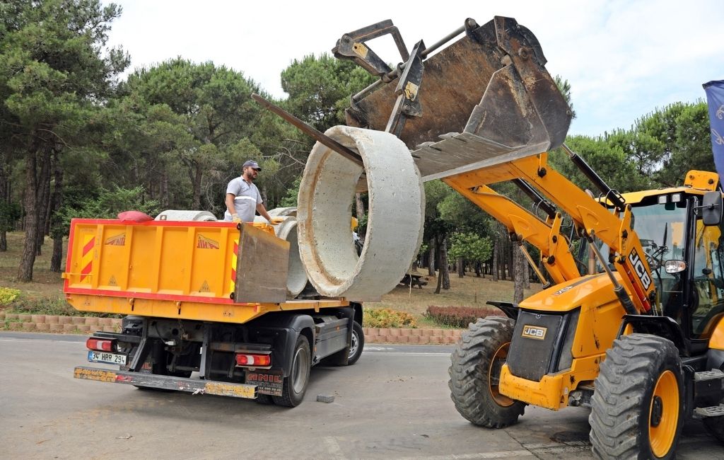 Beykoz Belediyesi 1 ayda 4,5 ton asfalt döktü