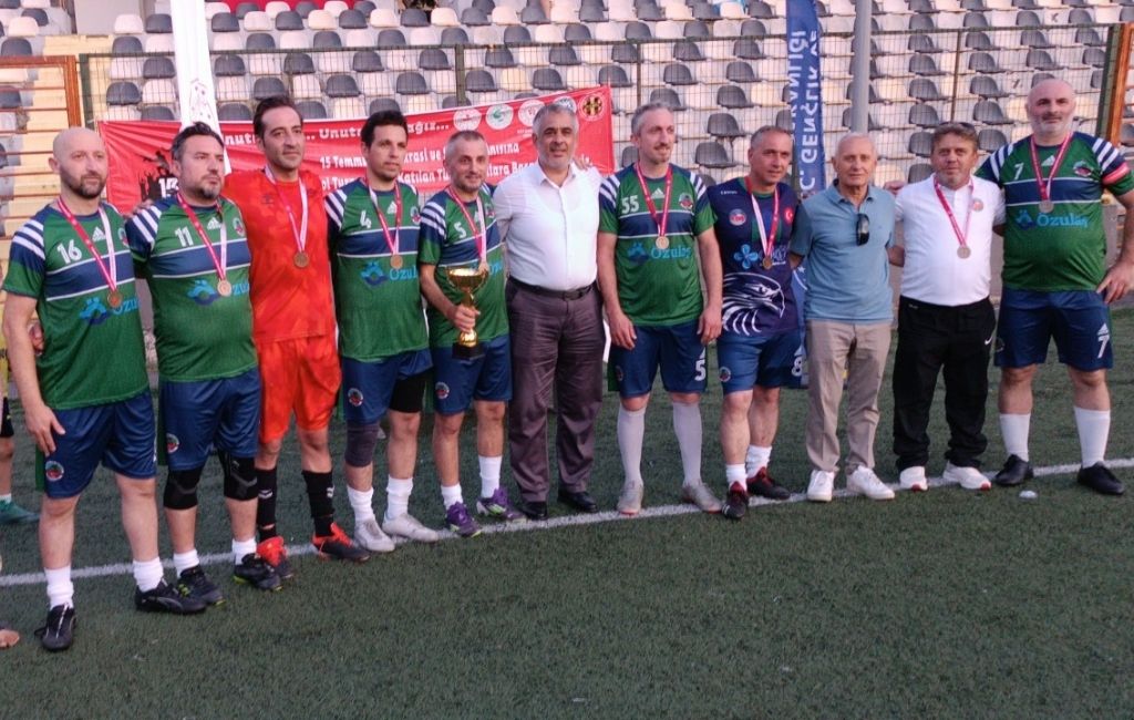 Beykoz’da 15 Temmuz turnuvasının şampiyonu Rizeliler