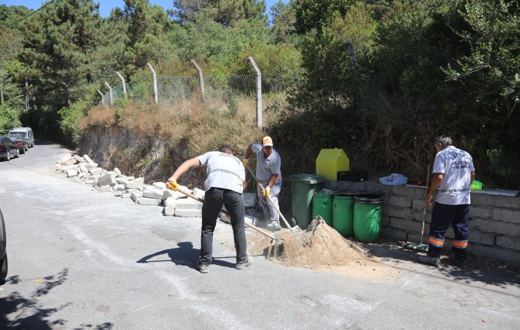 Beykoz'da 70 personel 20 araçla mahalle onarıyor