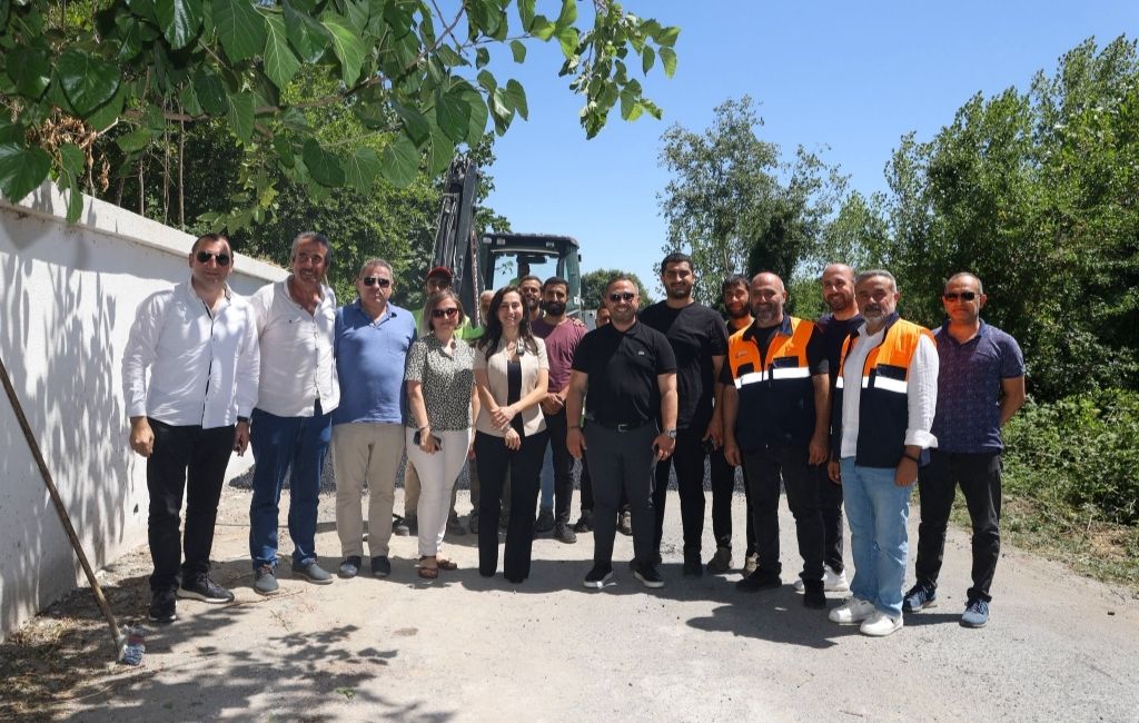 Beykoz'da 70 personel 20 araçla mahalle onarıyor