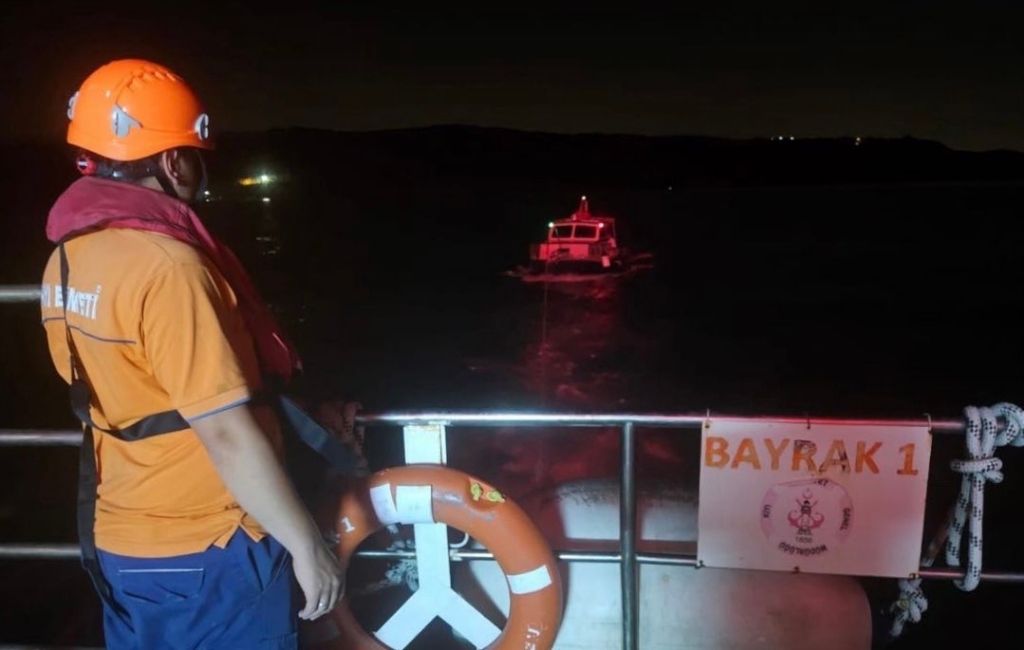 Beykoz’da sürüklenen teknedeki 4 kişi kurtarıldı