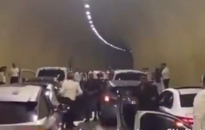 Beykoz’da tünel kapatan sürücüler cezayı yedi!