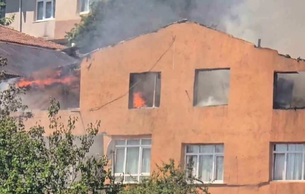 Beykoz’da yangın! 4 kişi mahsur kaldı