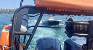 beykoz-aciklarinda-tekne-arizasi-2-kisi-kurtarildi