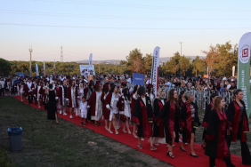 beykoz-universitesinde-mezuniyet-coskusu-2 (5)