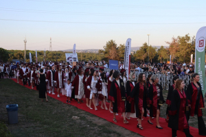 beykoz-universitesinde-mezuniyet-coskusu-2 (5)