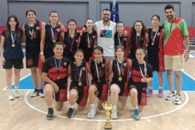 beykozun-altin-kizlari-yenilgisiz-sampiyon (1)