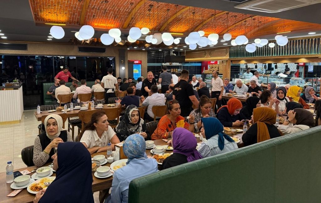 AK Parti Beykoz'da 24. yılını kutladı