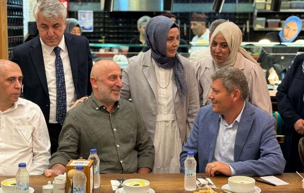 AK Parti Beykoz'da 24. yılını kutladı