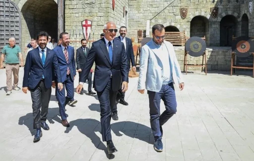 Bakan Ersoy'dan Beykoz Bozdağ Film Platolarına ziyaret!