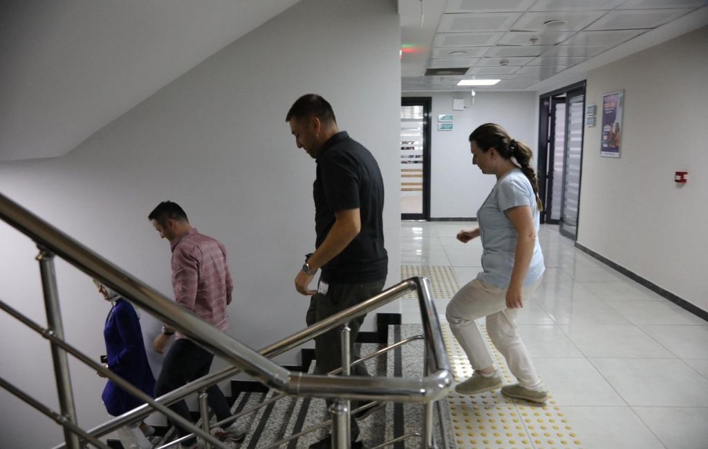 
Beykoz Belediye çalışanları deprem tatbikatı yaptı
