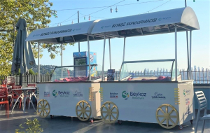 Beykoz Dondurmacısı sahilde satışa başladı