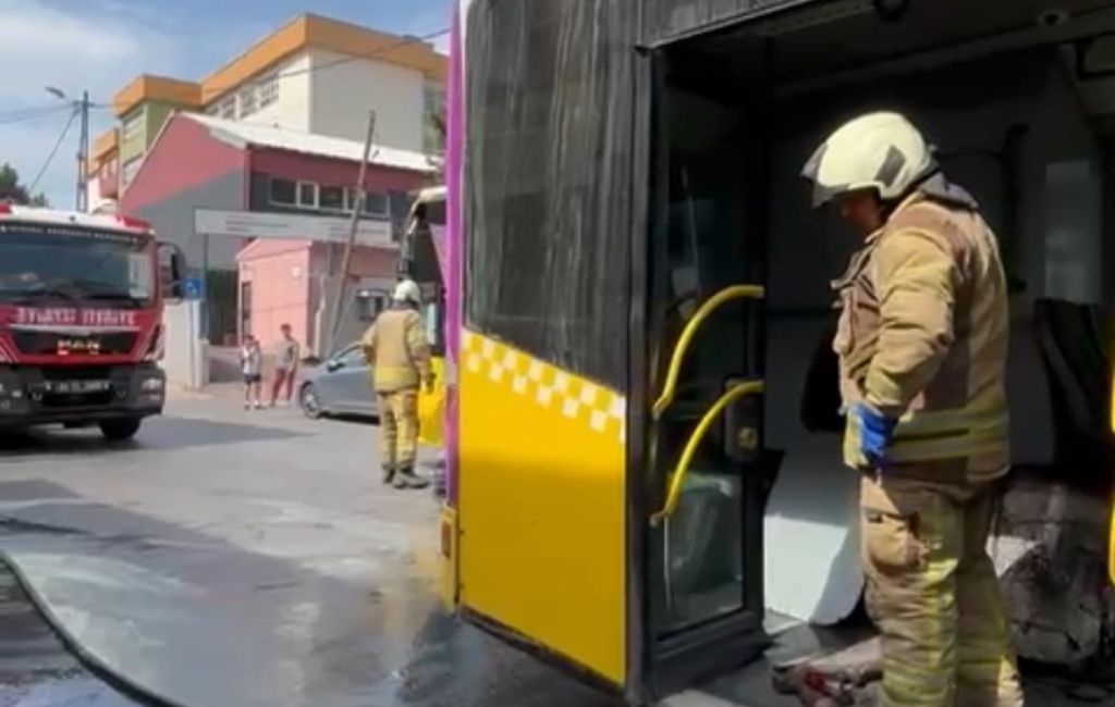 Beykoz'da bir İETT otobüsü daha yandı!
