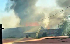 Beykoz’da çatı katı alevlere teslim oldu!