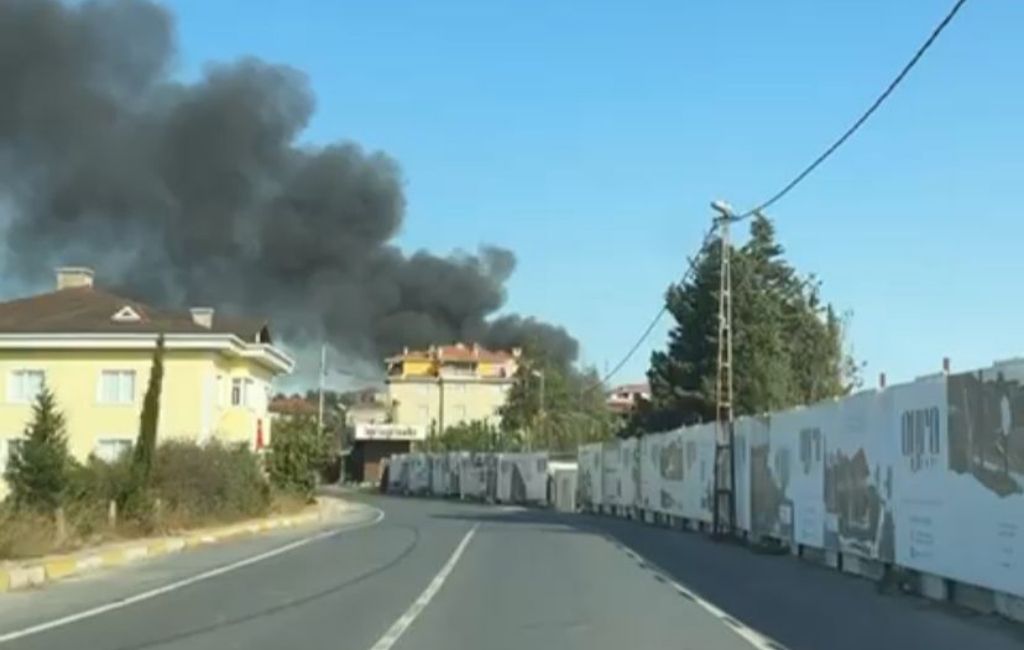 Beykoz’da çatı katı alevlere teslim oldu!