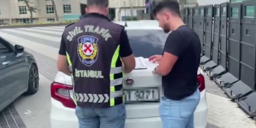 Beykoz'da trafiği tehlikeyi atınca cezayı yediler!