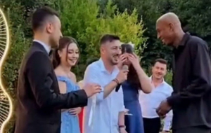 Fenerbahçeli Talisca Beykoz’da Türk adetini unutmadı!